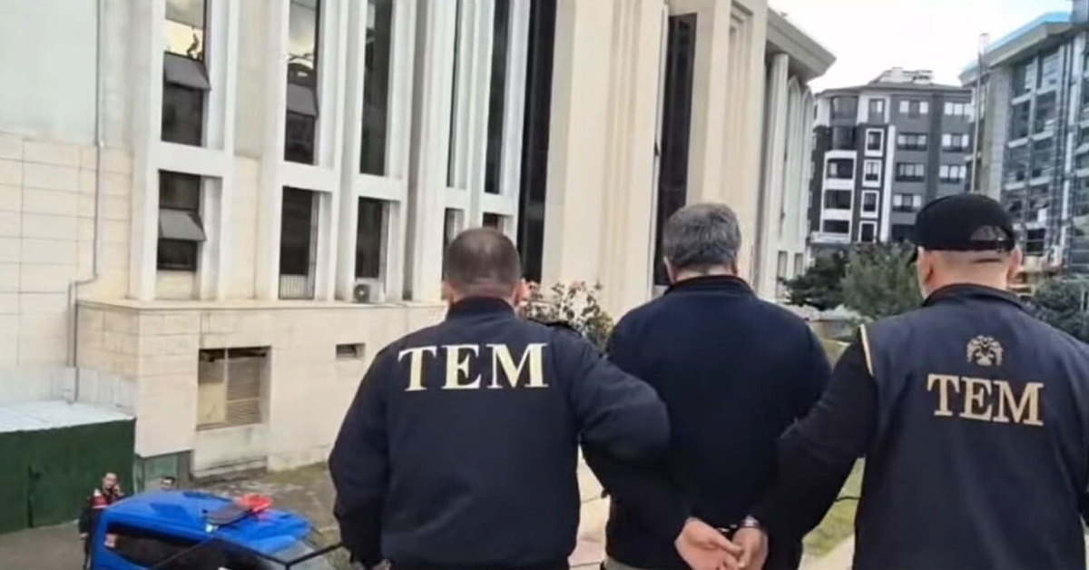 Edremit'te Türk bayrağına hakaret eden öğretmen tutuklandı