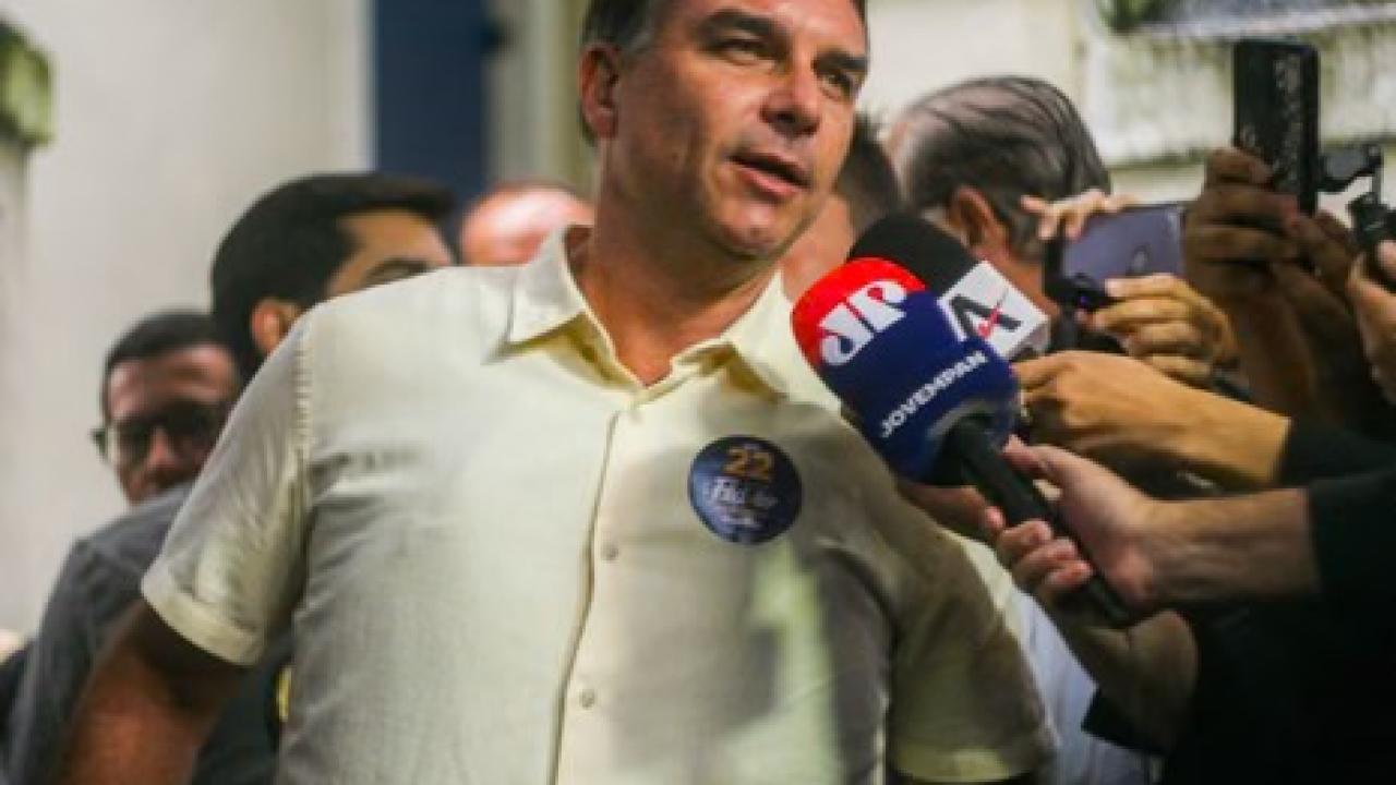 Flavio Bolsonaro pasaport iptaline rağmen ABD'ye kaçtı