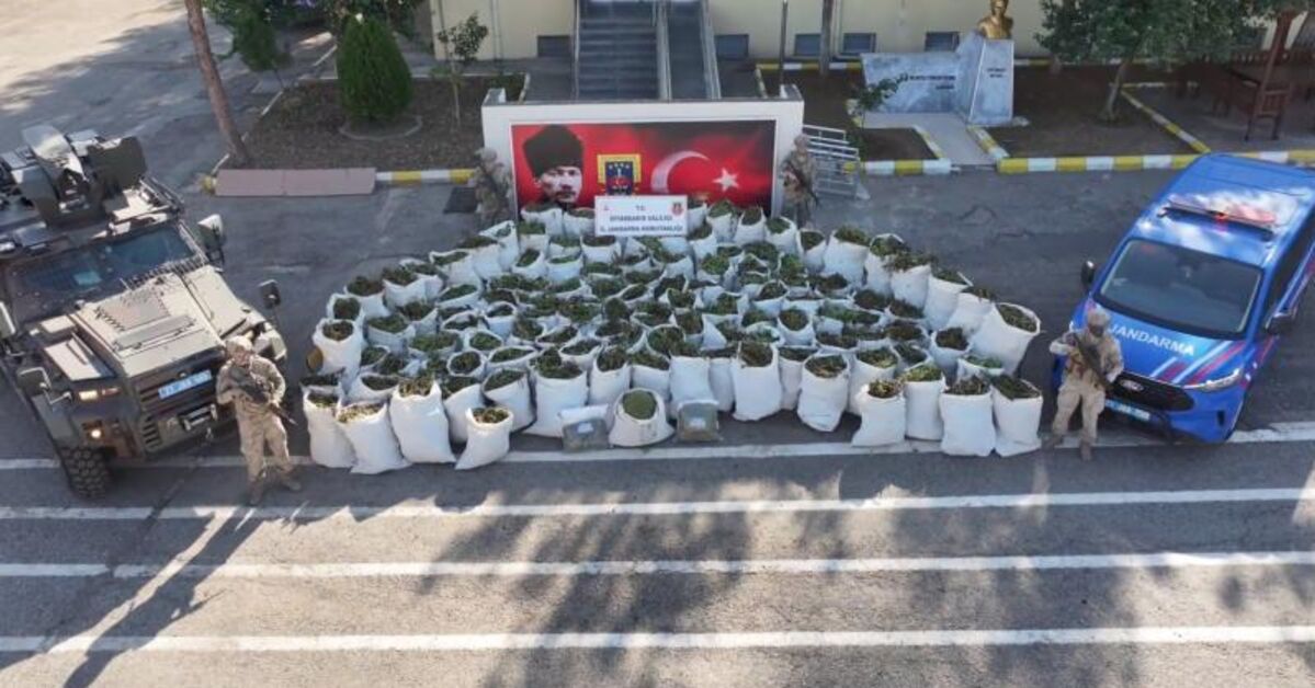 Diyarbakır Bismil'de 2 ton 200 kilo esrar operasyonu: 3 tutuklu