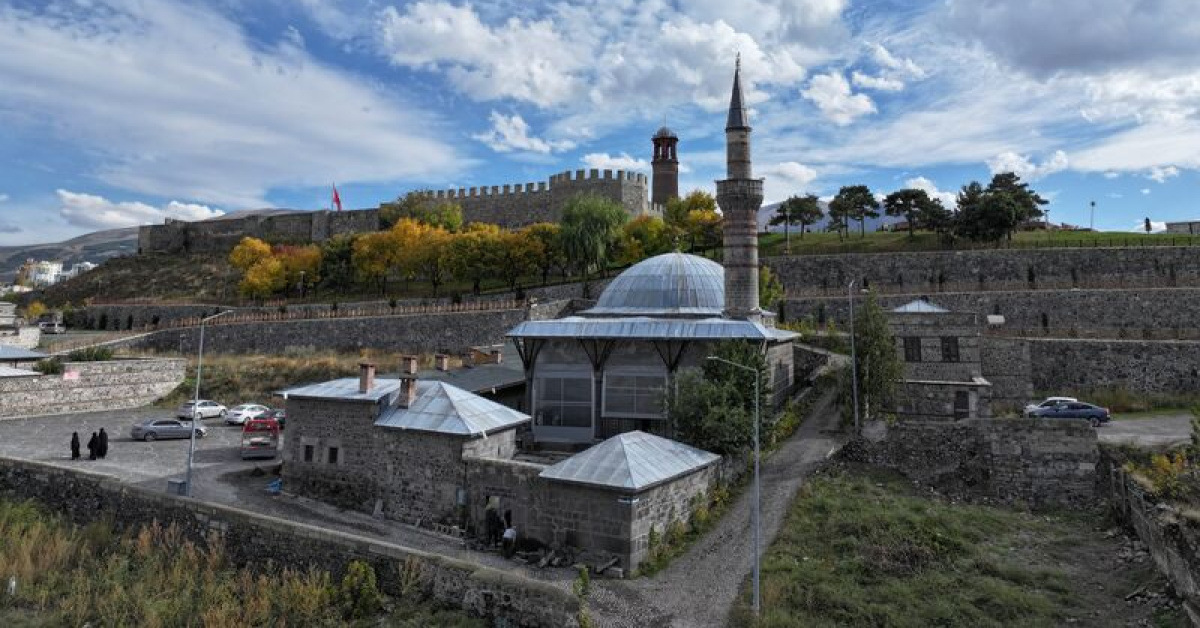 Erzurum'daki 325 yıllık Kurşunlu Cami ve Medresesi restore ediliyor