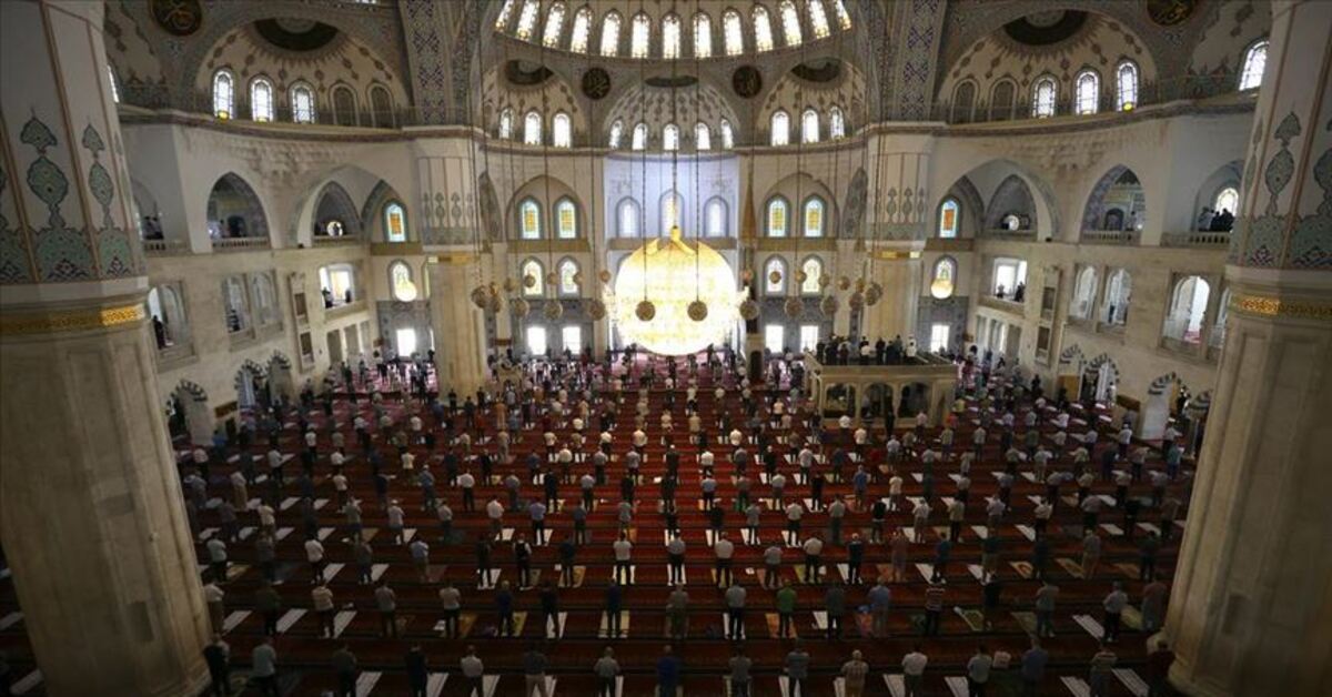 Cuma Namazı Kaç Rekat ve Nasıl Kılınır? Diyanet Bilgileri