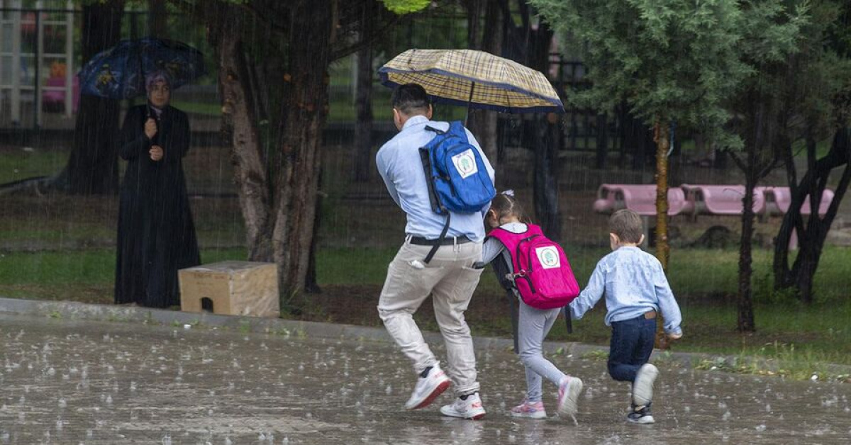 19 Ekim İstanbul'da okullar tatil mi? Ders işlenecek mi?