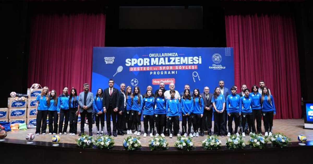 Arnavutköy Belediyesi'nden okullara 10 bin parça spor malzemesi