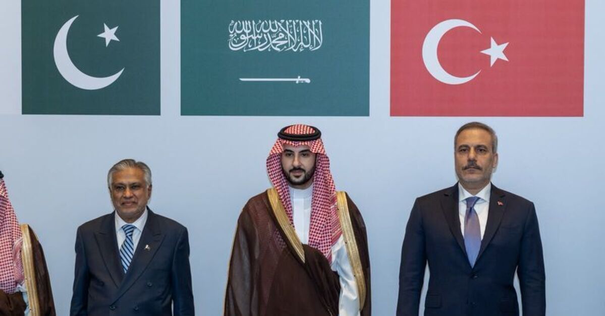 Bakanlar Fidan ve Güler Riyad'da Mekke Anlaşması Toplantısında