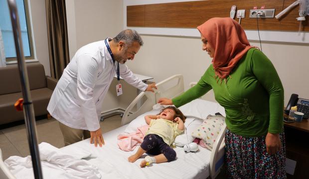 Kahramanmaraş'ta bir bebekte 2 santim böbrek taşı çıkarıldı
