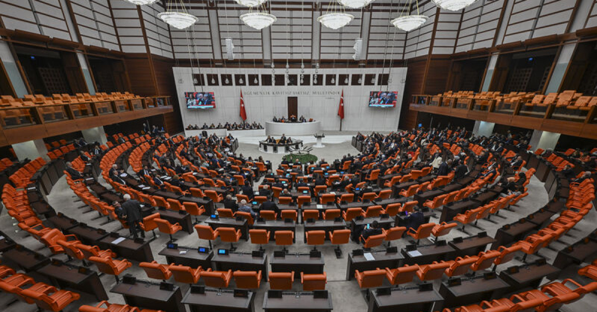 AK Parti'nin fon teklifinde bloke işlemler tasfiyeye alındı