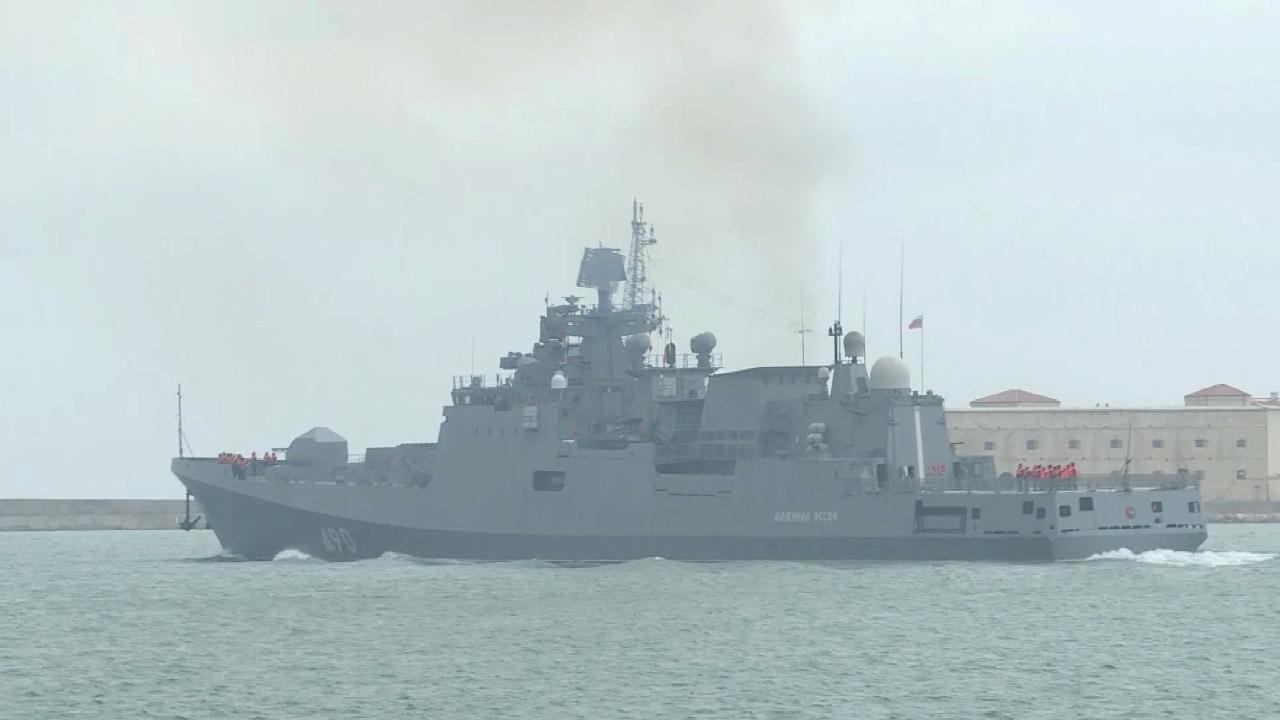 Danimarka helikopterine Rus savaş gemisinden işaret fişeği atıldı