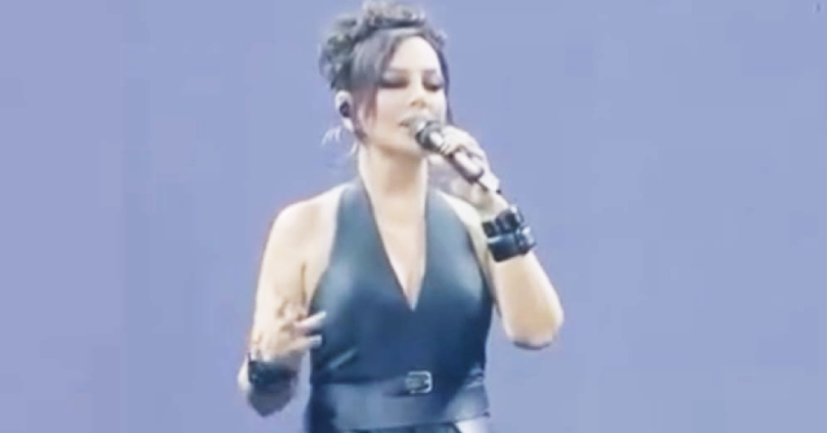 Ebru Gündeş 27 yıl sonra Dön Ne Olur şarkısını söyledi
