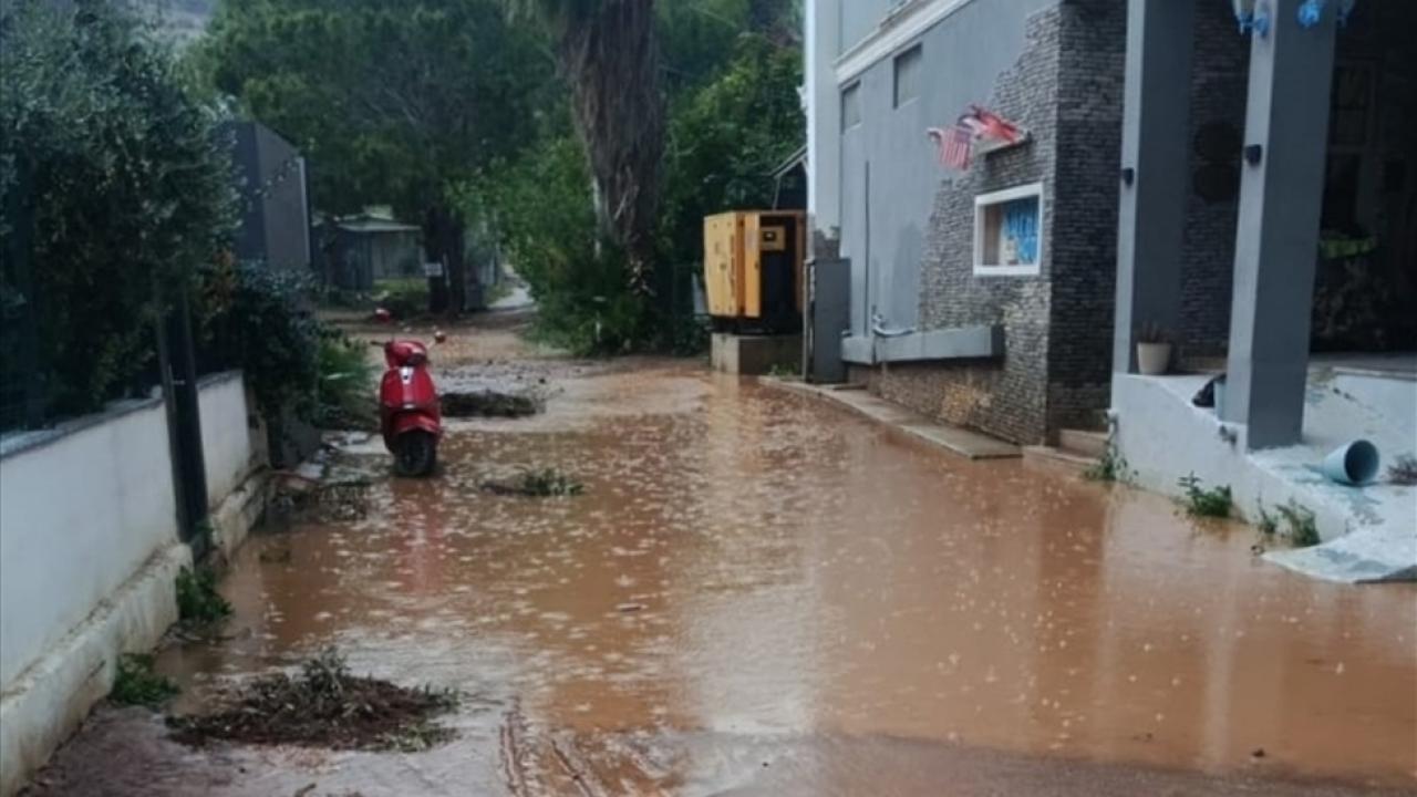 Mersin'de sağanak: Akdeniz ve Gülnar'da su baskını