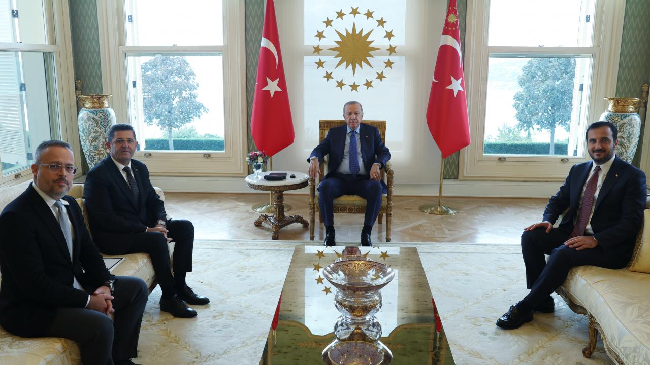 Cumhurbaşkanı Erdoğan Vahdettin Köşkü'nde belediye başkanlarıyla görüştü