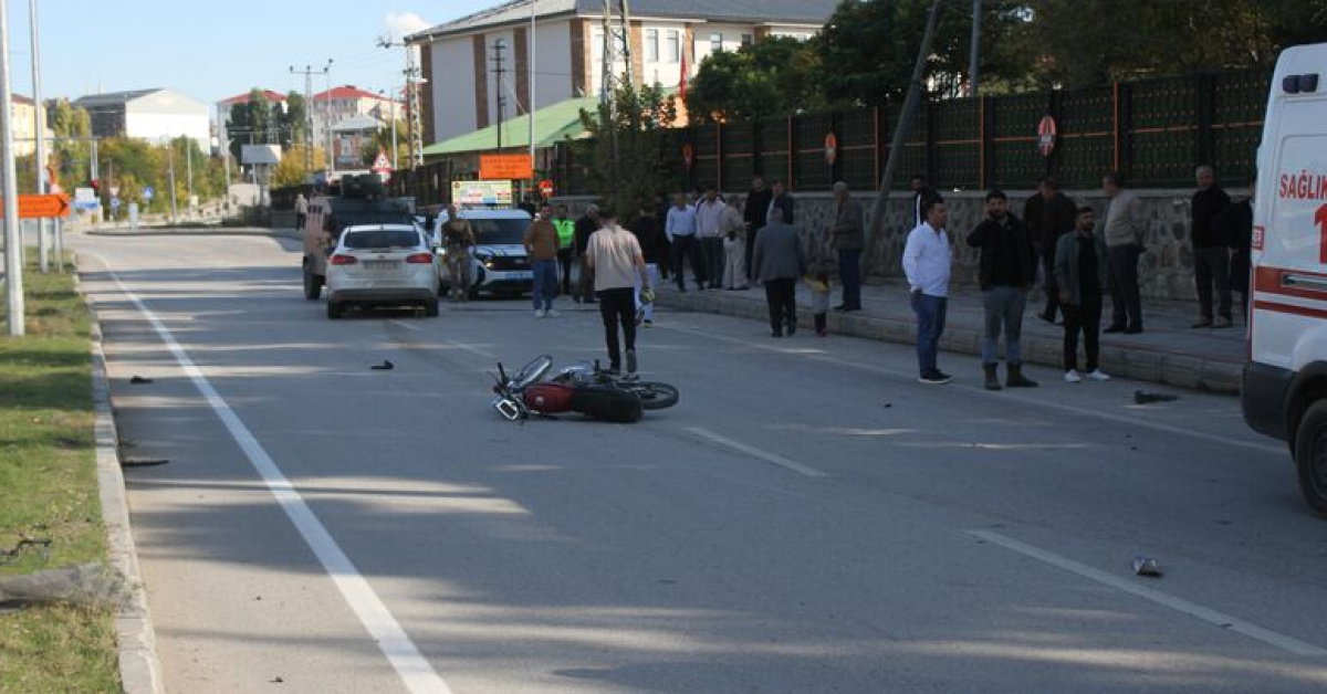 Muş Malazgirt'te Otomobil ile Motosiklet Çarpıştı: 2 Ölü