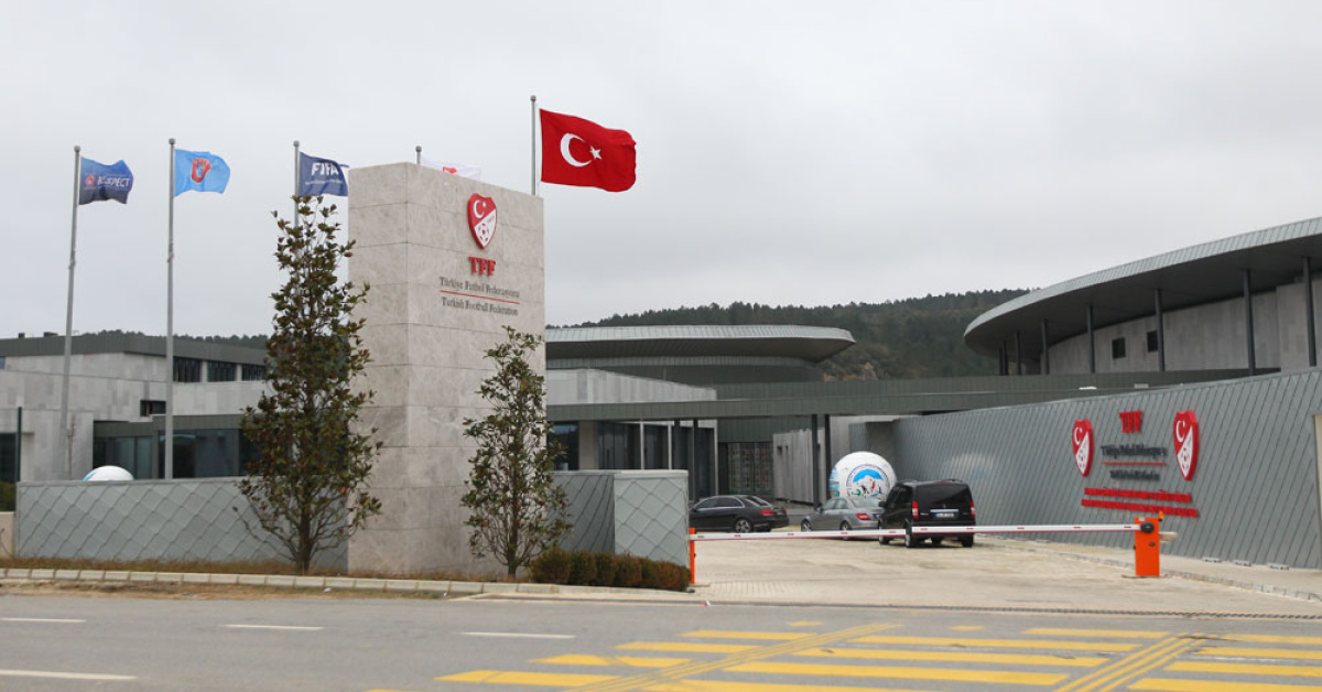Türkiye Futbol Federasyonu'ndan Maltepe'deki bina çökmesi için saygı duruşu kararı