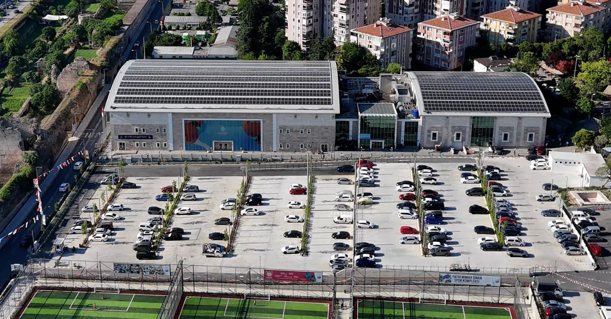 Fatih'te Silivrikapı Spor Köyü'nde 400 araçlık otopark açıldı