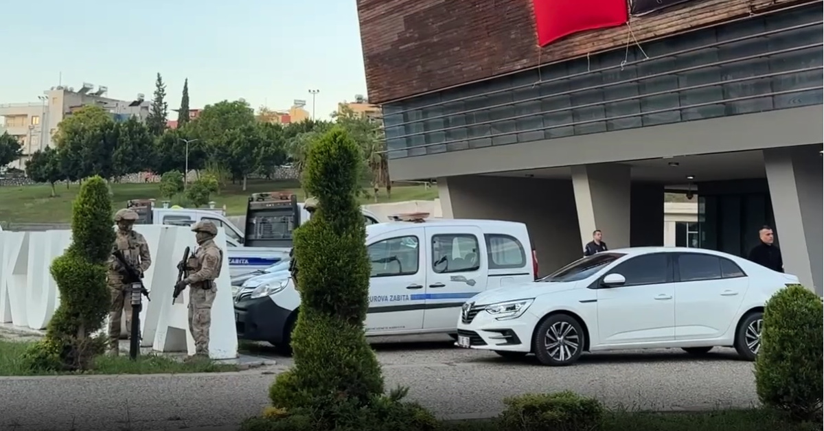 Adana Çukurova Belediyesi'ne Operasyon