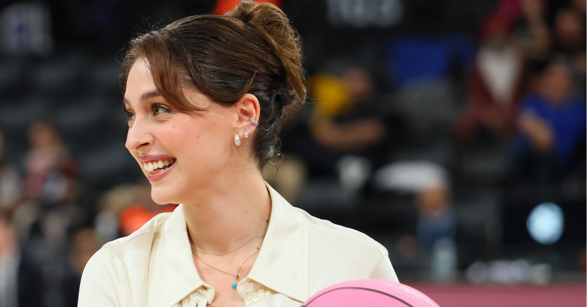 Cemre Baysel Pembe Top ile Anadolu Efes maçında hava atışı yaptı