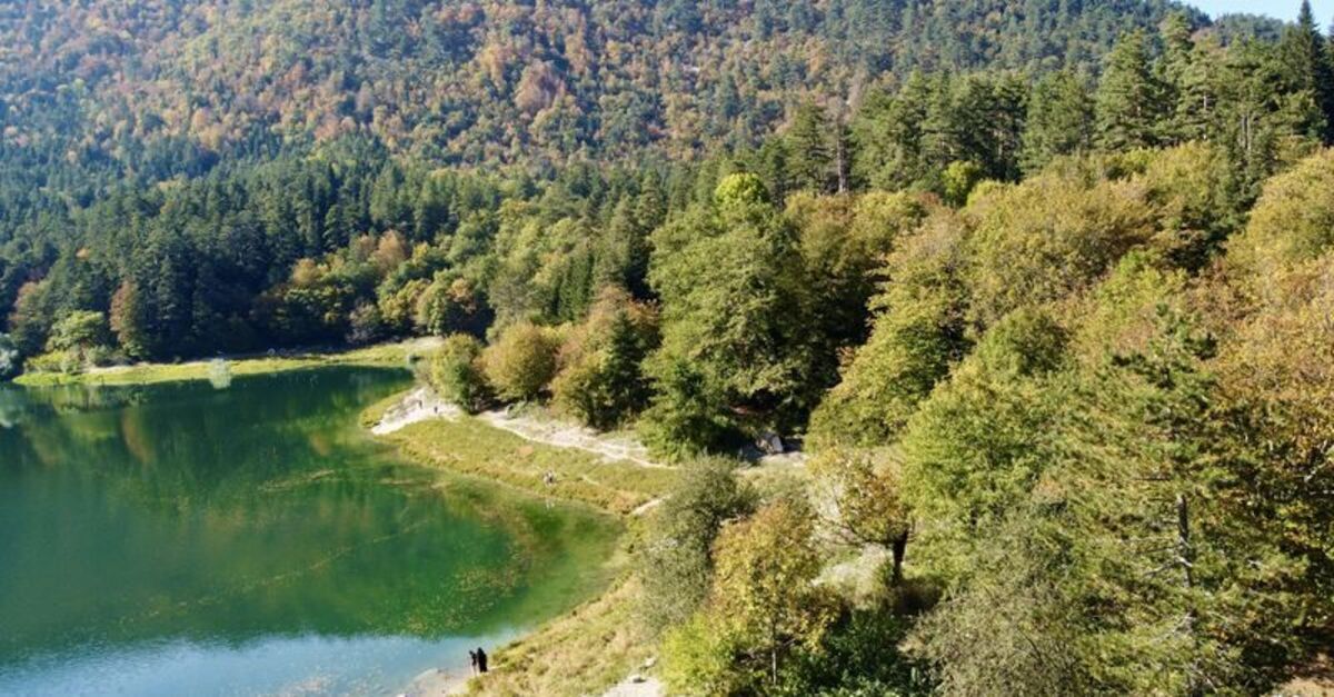 Sülüklü Göl Tabiat Parkı sonbahar renklerine büründü