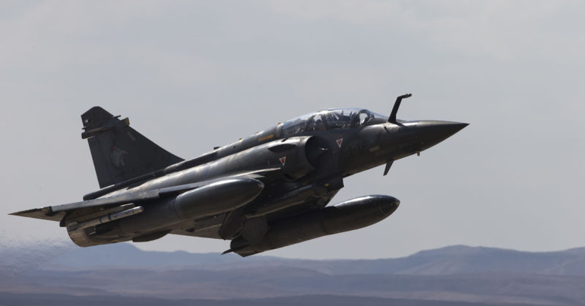 Fransa'da Mirage 2000D tipi savaş uçağı düştü: 1 ölü