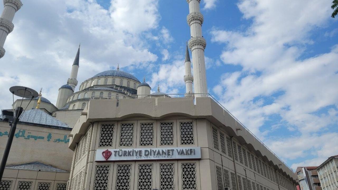 Türkiye Diyanet Vakfı borsa ve faiz iddialarını yalanladı
