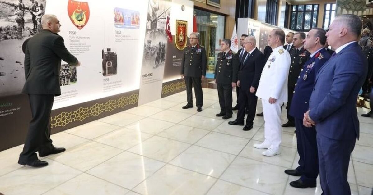 Bakan Güler'den Kara Kuvvetleri Komutanlığı'na Ziyaret