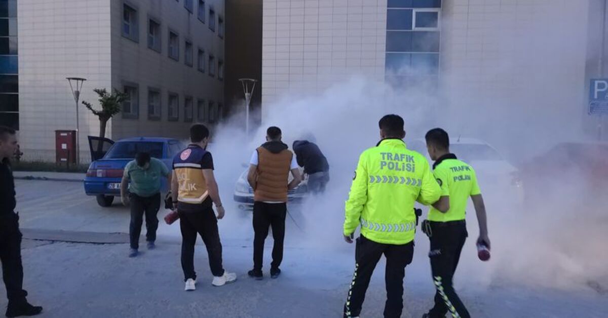 İnegöl Devlet Hastanesi Otoparkında Otomobil Yangını Çıktı