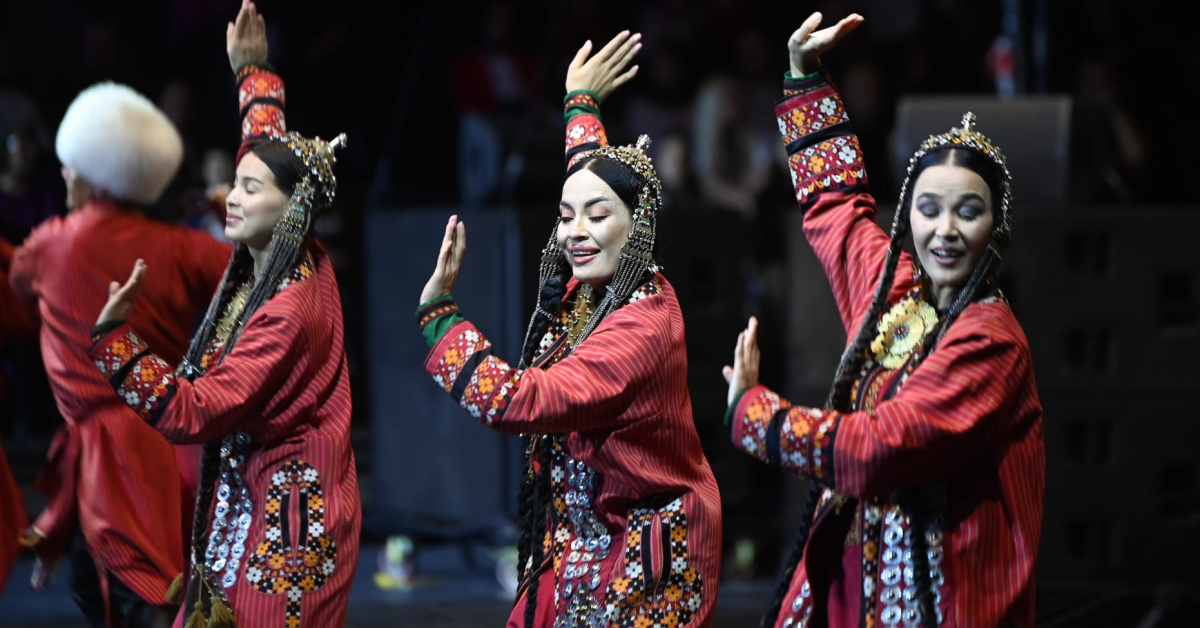 Ankara'da Türk dünyasından 400 sanatçı Cumhuriyet coşkusunu yaşattı
