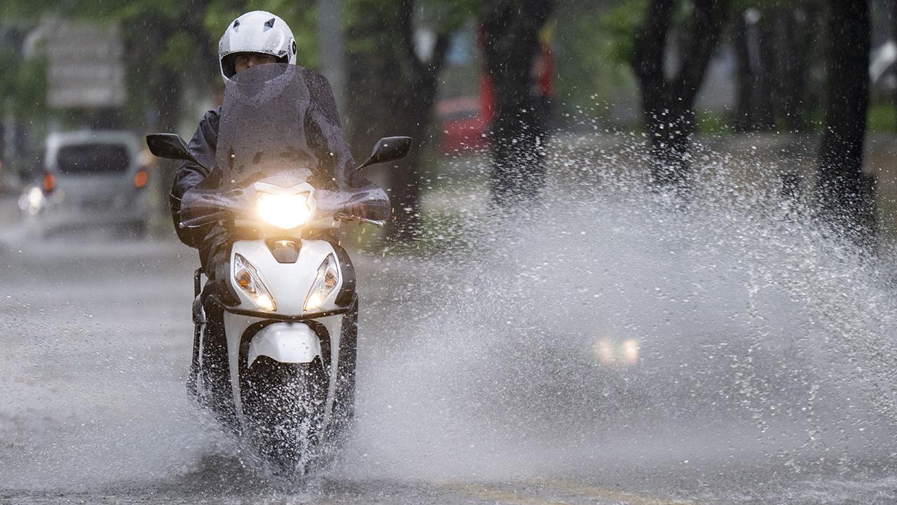 Kocaeli'de kuvvetli yağış nedeniyle motokuryelere geçici yasak