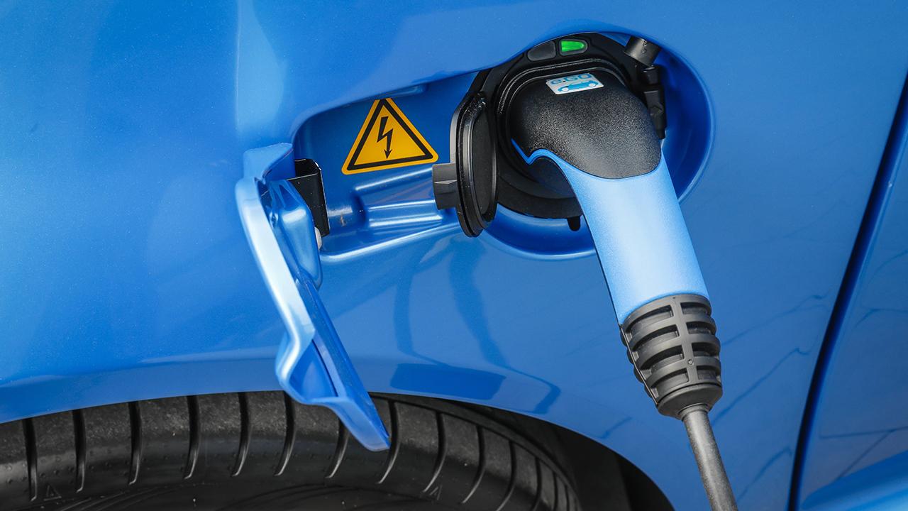 Enerji Piyasası Düzenleme Kurumu, elektrikli araç şarj istasyonlarında kısıtlamaları kaldırdı