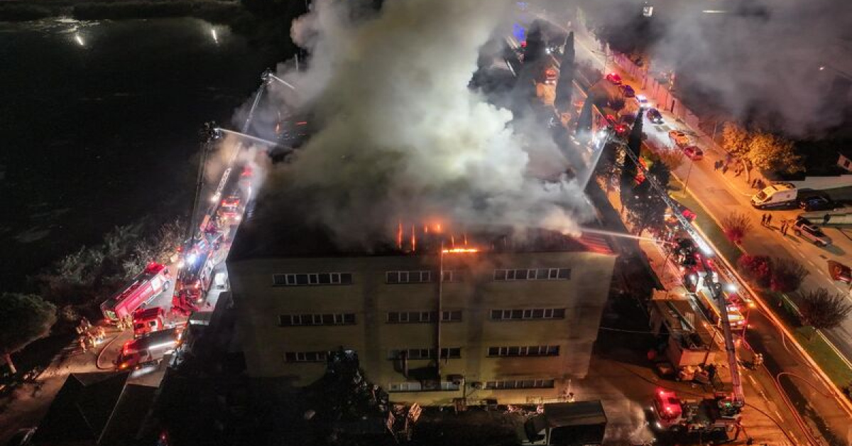 Tuzla'da ayakkabı fabrikasında yangın çıktı