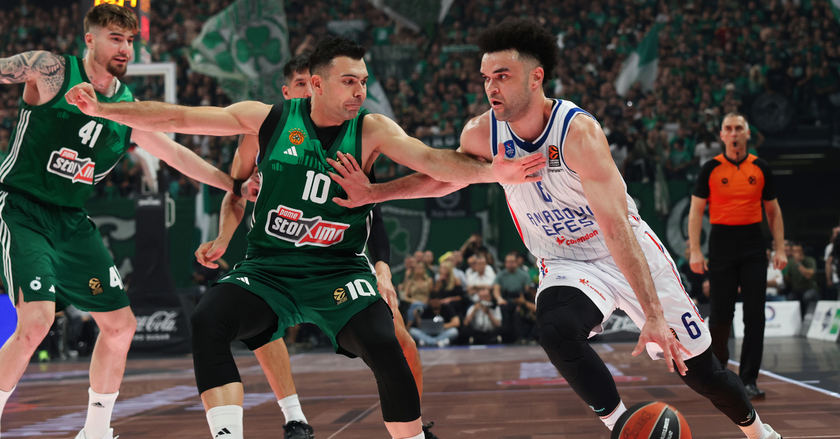 Anadolu Efes Panathinaikos'a 75-67 yenilerek EuroLeague'den elendi