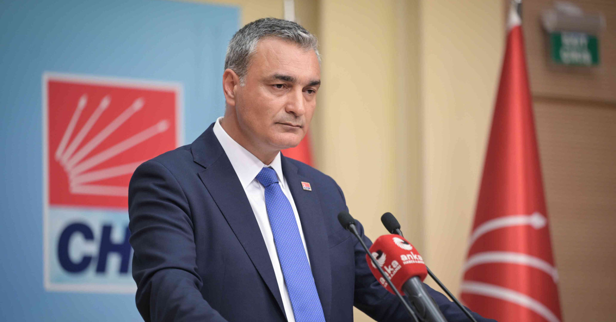 CHP Parti Sözcüsü Müslim Sarı'dan parti yönetimine transfer eleştirisi