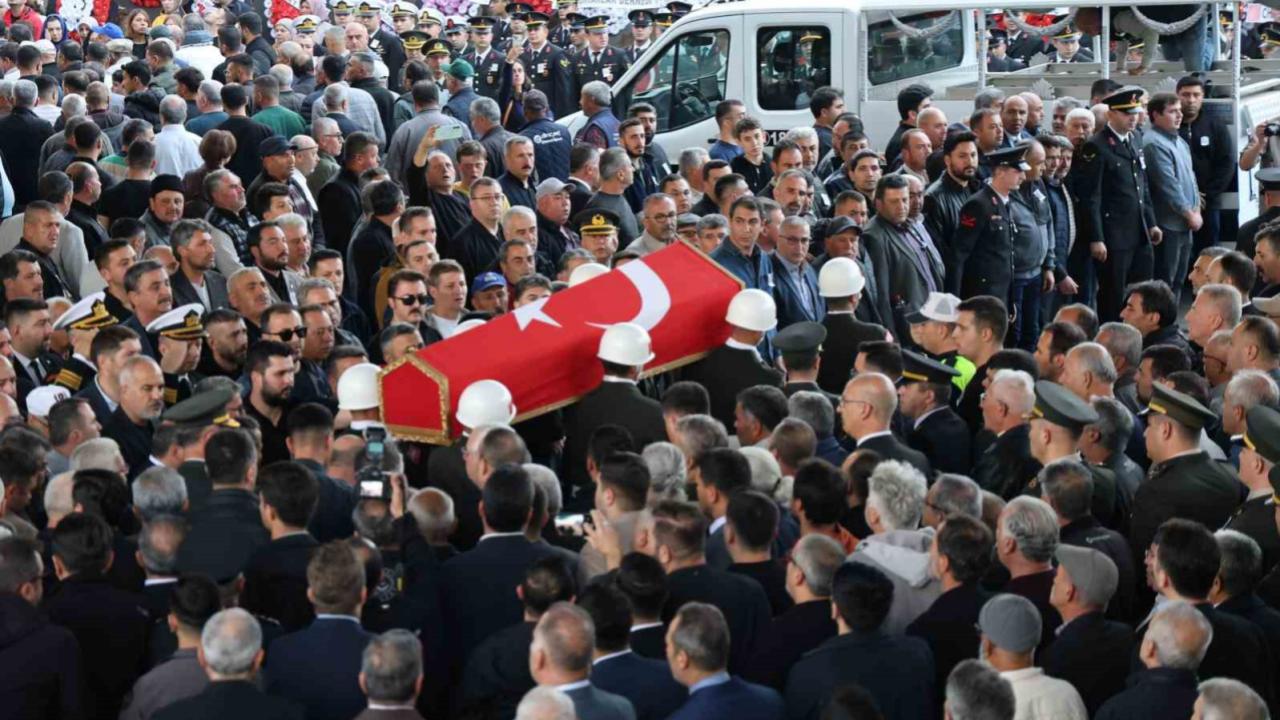Şehit Piyade Sözleşmeli Er Yusuf Sait Ünlü Aydın Çine'de toprağa verildi