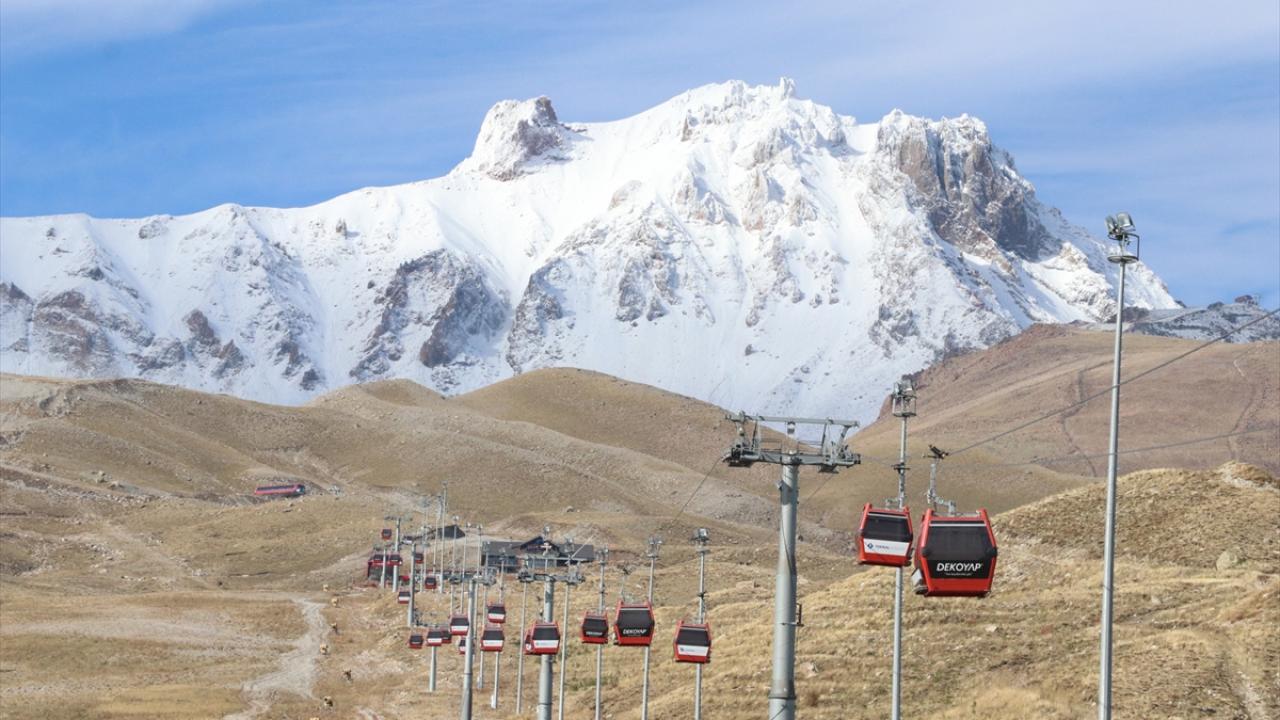 Erciyes Dağı'nda mahsur kalan yabancı uyruklu 2 dağcı aranıyor