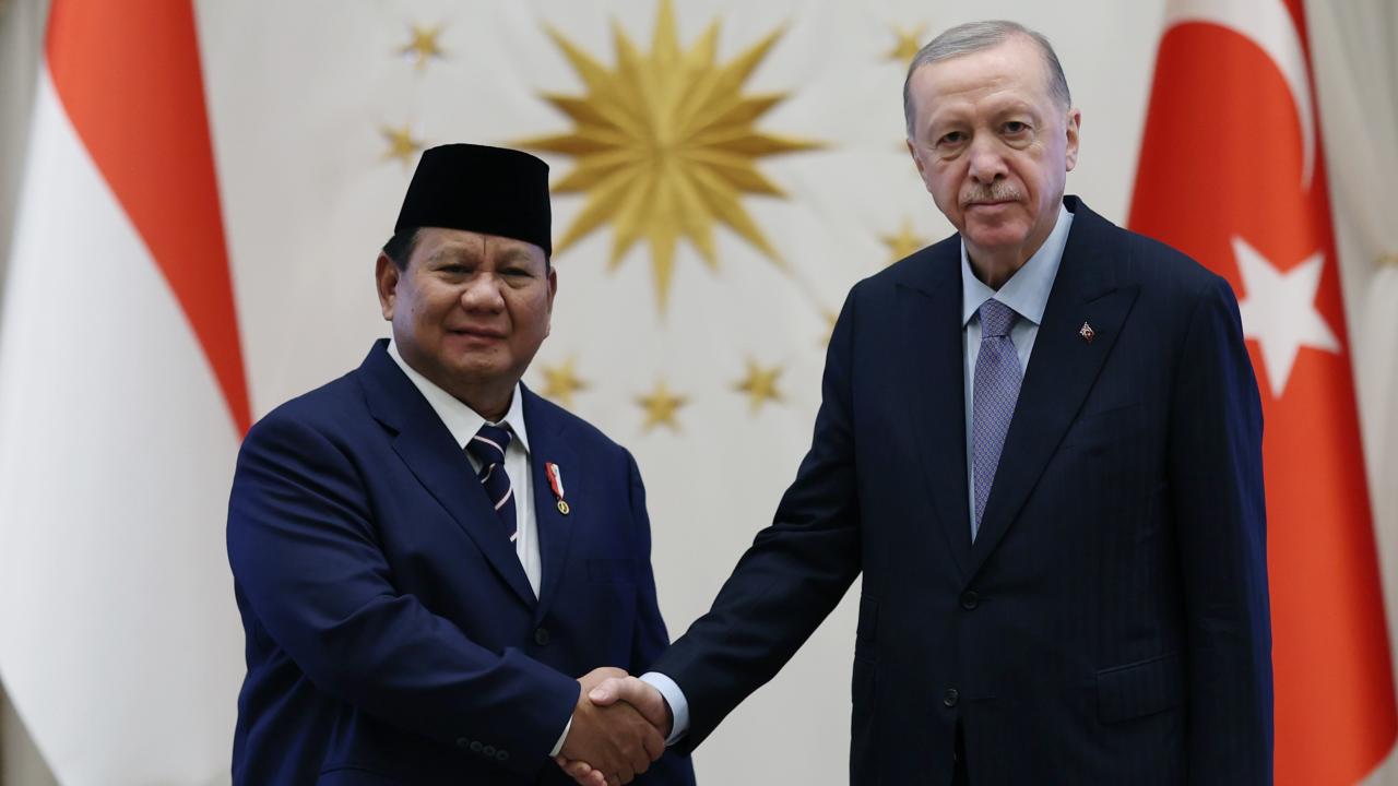 Erdoğan, Endonezya Cumhurbaşkanı Subianto ile görüştü