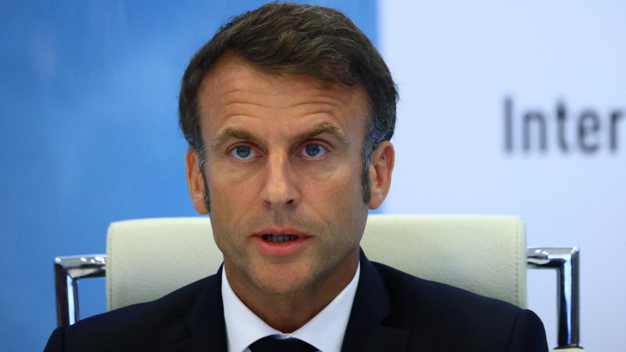 Emmanuel Macron: Cumhuriyeti devirmeye çalışanlar hesap vermeli