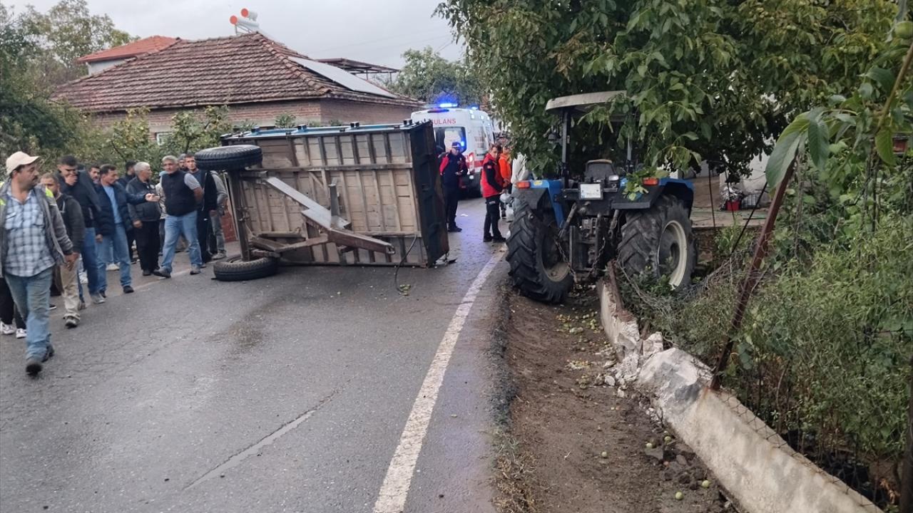 Balıkesir İvrindi'de traktör römorku devrildi: 23 yaralı