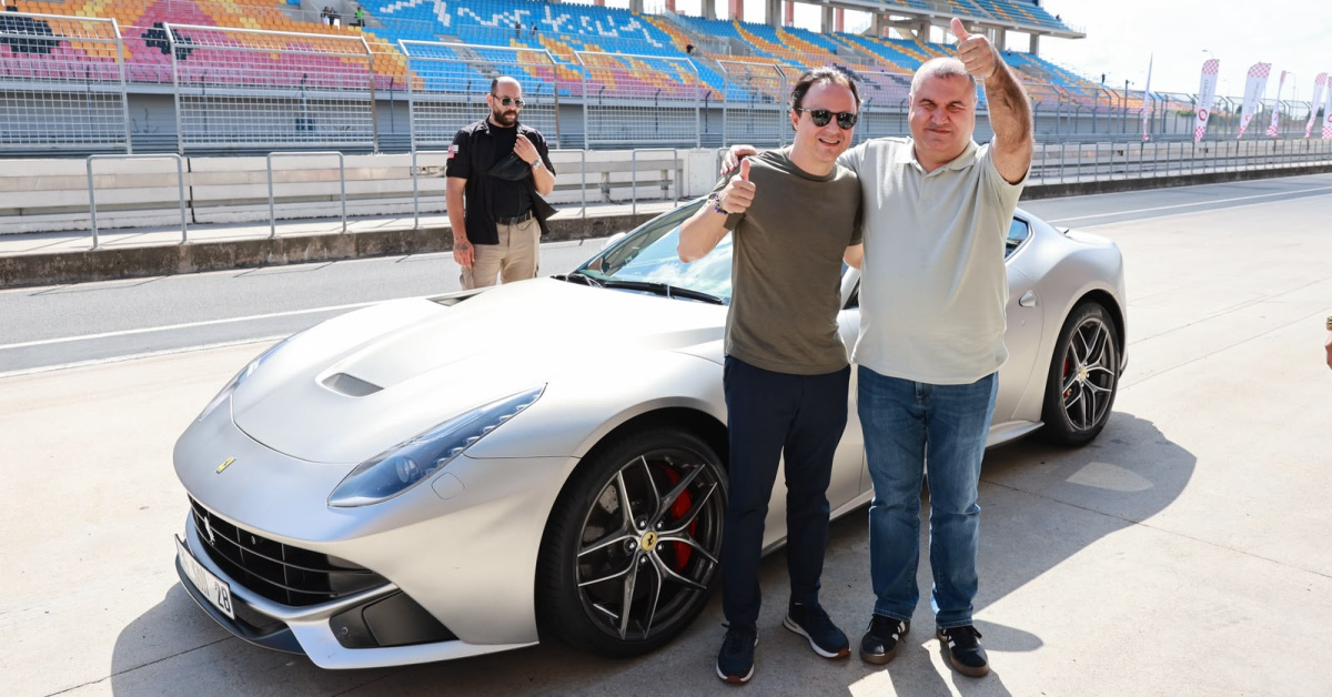 Görme engelli Levent Karadöl, Felipe Massa ile İstanbul'da piste çıktı
