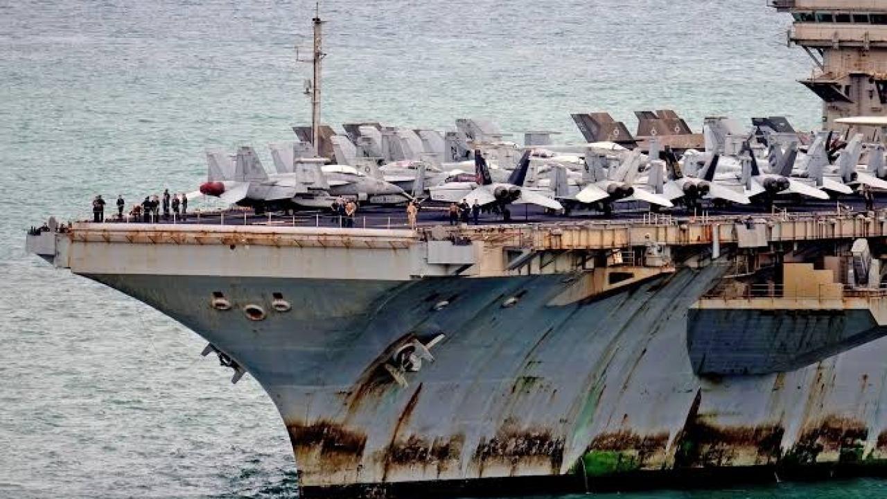 USS Abraham Lincoln uçak gemisi 322 gün sonra ABD'ye döndü