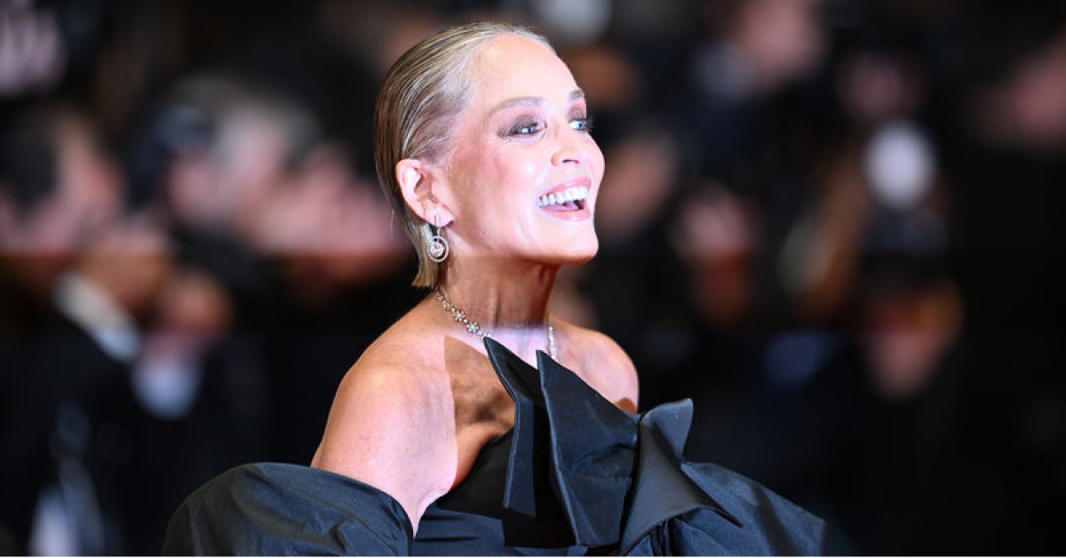 Sharon Stone: Seks sembolü olmaktan çok uzaklaştım
