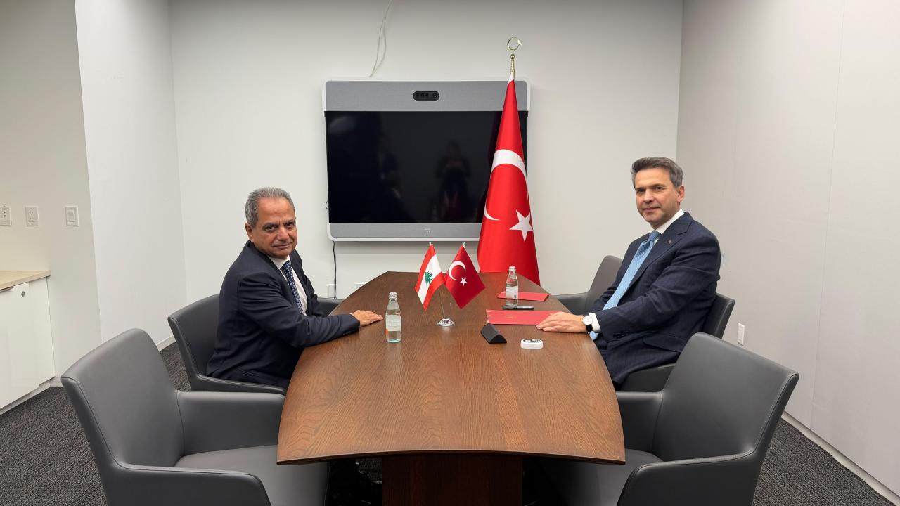 Bakan Bayraktar ve Lübnanlı mevkidaşı enerji iş birliğini görüştü