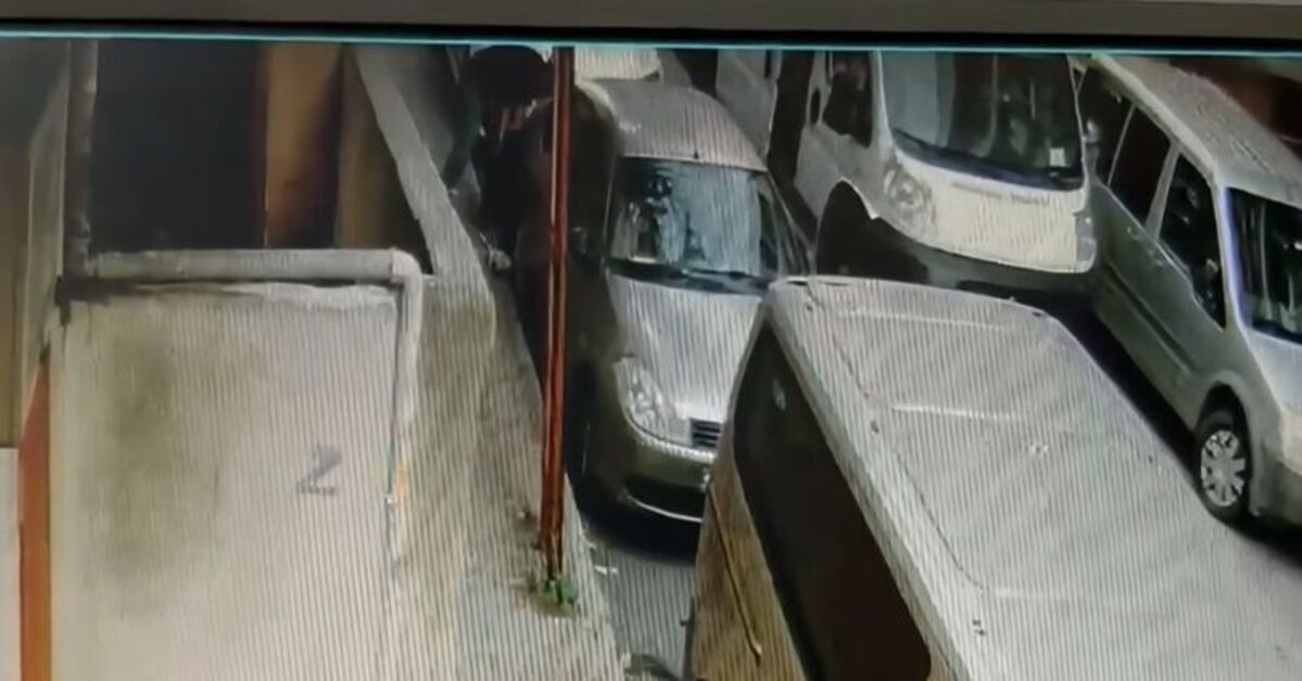 Kağıthane'de yol verme kavgasında 75 yaşındaki adamın kalçası kırıldı