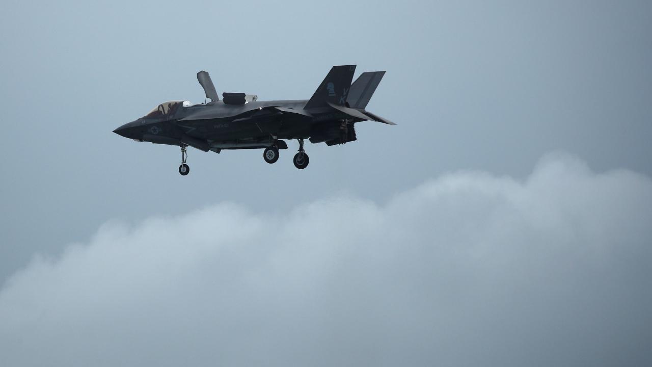 Avustralya F-35 savaş uçağı parçalarının Hong Kong'a gittiğini doğruladı