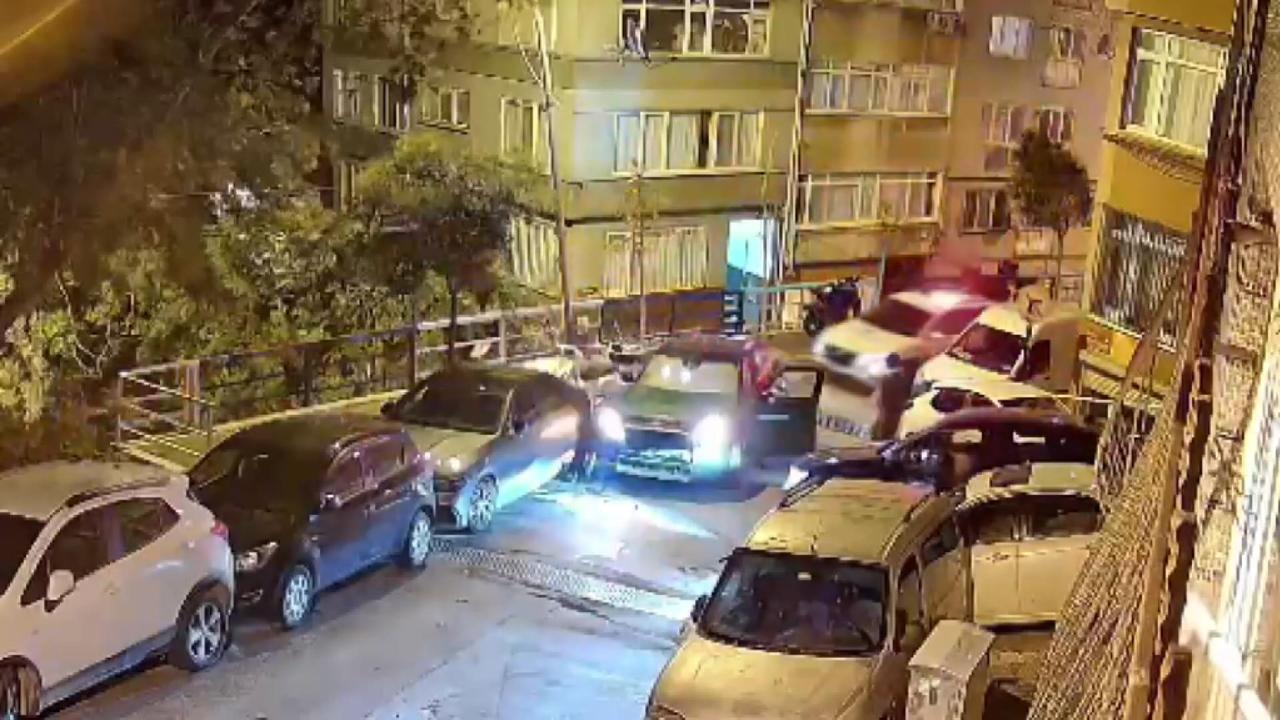 Beşiktaş'ta polisten kaçan alkollü sürücü kaza yaptı