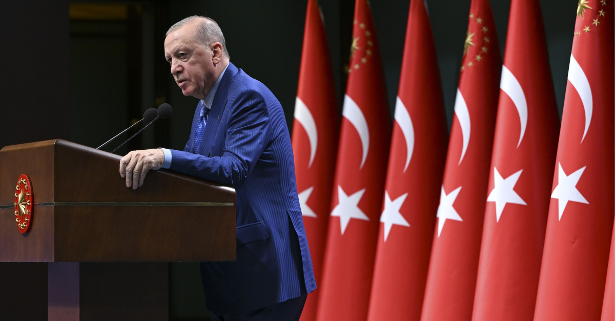Cumhurbaşkanı Erdoğan ekonomi kurmaylarıyla fon soruşturmasını görüşecek