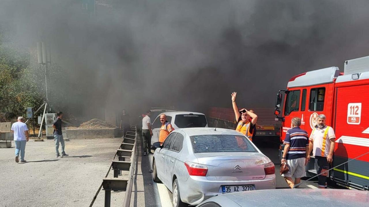 Bayraklı Tünelleri'ndeki tır yangını söndürüldü