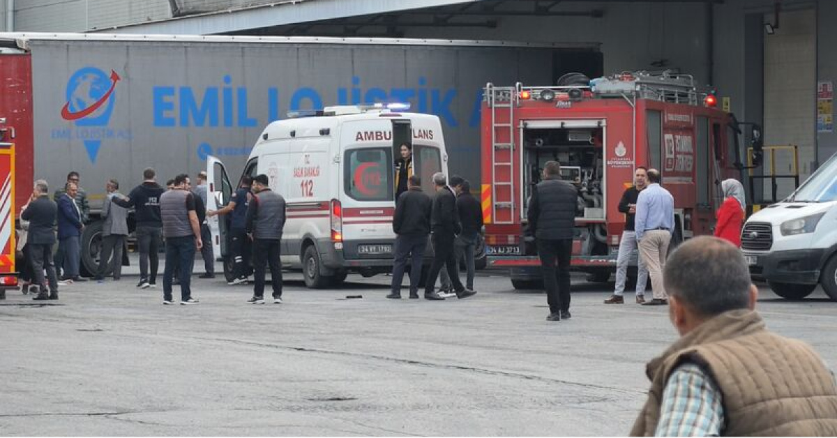 İstanbul Esenyurt'ta iki TIR arasında kalan işçi hayatını kaybetti