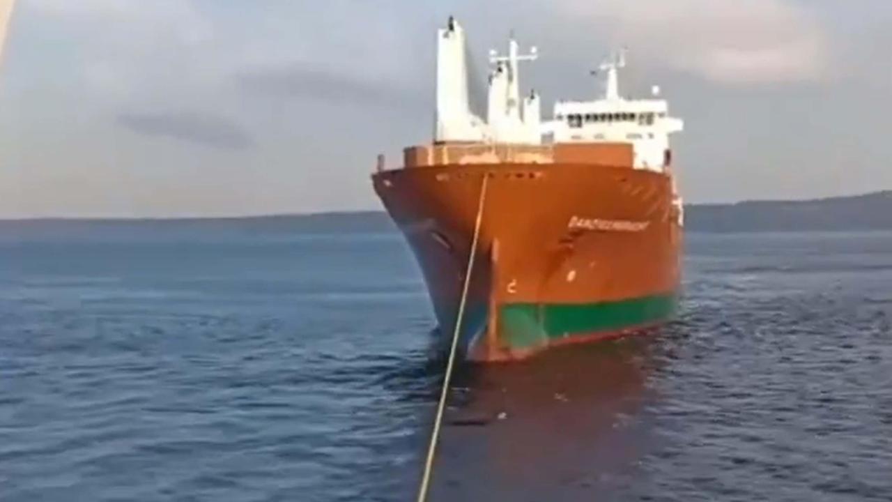 Çanakkale Boğazı'nda arızalanan DANZIGERGRACHT gemisi kurtarıldı
