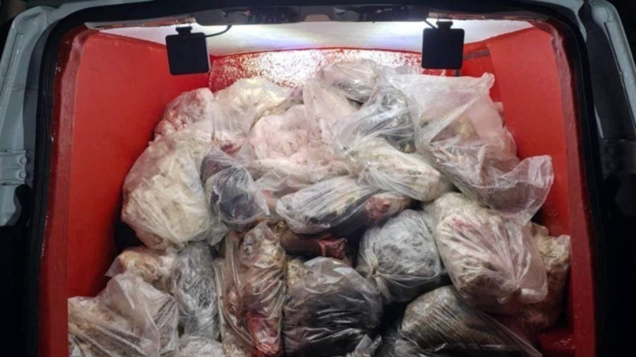 Diyarbakır'da 820 kilo sağlıksız iç yağı ve sakatat ele geçirildi