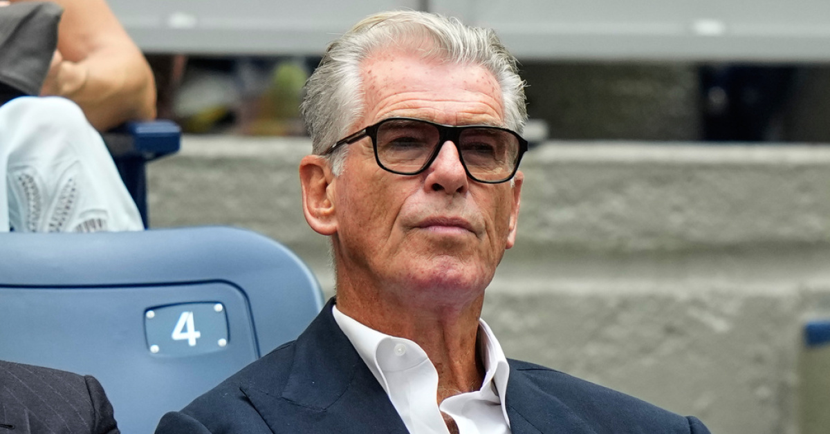 ABD Açık Tenis Turnuvası'nda Pierce Brosnan kameraya yansıdı
