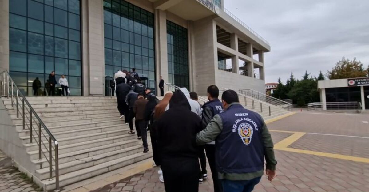 İstanbul'da yasa dışı bahis mesajı atan 24 şüpheli yakalandı