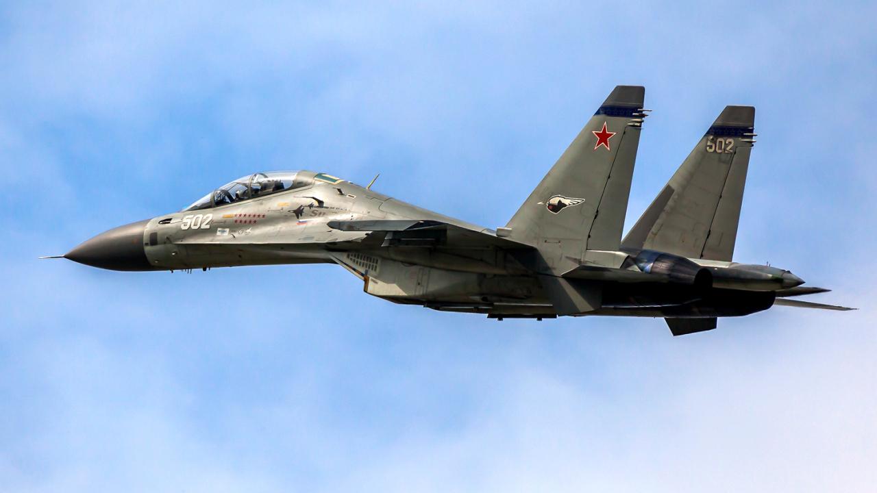 Rusya'da Su-30 savaş uçağı düştü: 2 pilot kurtuldu
